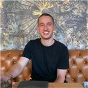 I am a native english speaker. I am here to help my students improve their English grammar, speaking and writing!