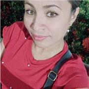 Pedagoga dicat clase a niños de transicion a quinto de primaria