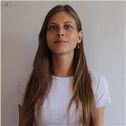 Clases de hatha yoga al aire libre en la forma tradicional de la India