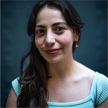 Profesora de Lengua y Literatura imparte clases de español y latín