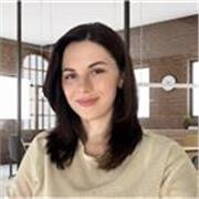 Hallo zusammen! Ich bin die Deutschlehrerin, für die die Leistungen der Schüler die höchste Priorität ist