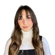 Soy musicóloga , compositora, pianista y cantante. Estoy especializada en piano y en lenguaje musical