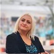 Buena en comunicación acertiva y oratoria,me encanta poder llegarle a las personas a través de la conversación