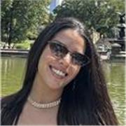 Hola, soy Esther, profesora nativa de español e italiana y graduada en Comunicación. Enseñar idiomas es mi pasión, y me 