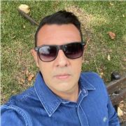 Soy una personas capacitada para dar clases de matemáticas, no soy profesor, soy administrador de empresas con ganas de enseñar