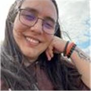 Profesora titulada para inglés e italiano con más de cuatro años de experiencia, imparto clases online para adolescentes y adultos