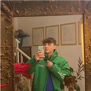 Studente universitario di Ingegneria dopo aver frequentato liceo scientifico paleocapa, molto bravo in matematica e materie scientifiche o tecniche