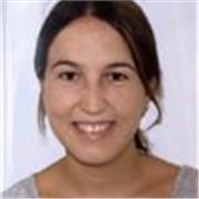 Profesora titulada de Geografía e Historia, Español y Catalán.