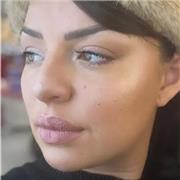 Profesora de caracterización y estética para todas las edades y especialidades