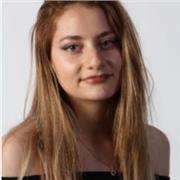 Quiero que mis alumnos aprendan inglés de una manera divertida y fácil, adaptarme a las necesidades de cada alumno y que se sepan defender en el idioma sin miedo.