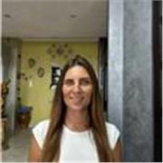 Soy una profesora cercana y paciente, me encanta ayudarte a que estudiar sea más fácil. Doy clases a niños y adolescentes de prima