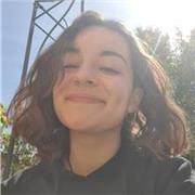 Estudiante imparte clases de refuerzo para alumnos de primaria, ESO o BACH