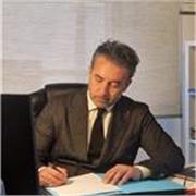 Professionista affermato impartisce lezioni private di diritto a studenti di scuole superiori ed universitari.
