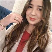 Doy clase de francés hasta el nivel de bachillerato, también doy clases del árabe porque soy nativa