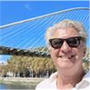 Profesor de aviación y de cultura general con amplios conocimientos y cultura general en Historia, Geopolítica, Arte, ...