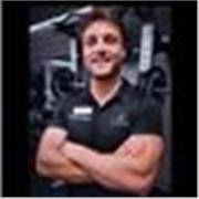 Entrenamientos personales de todo tipo, sea con o sin material. Adaptación completa a nivel y necesidades del cliente