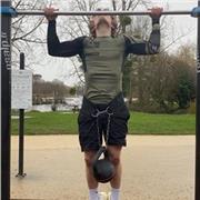 Coach sportif propose ses services (remise en forme, entretien, performance) à Brest