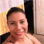 Profesor de lengua castellana imparte clases a niños de todas las edades