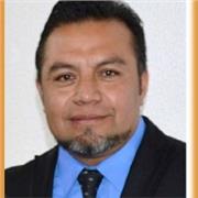 Me defino como una gran persona y maestro, con aptitudes de enseñanza a cualquier nivel