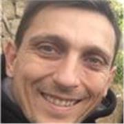 Avvocato esercente la professione fornisce lezioni di diritto civile