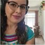 Profesora de apoyo escolar para aprender y reforzar conocimientos de matemáticas de manera personalizada