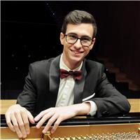 Clases de piano, y de teoría (armonía, análisis y solfeo) a alumnos de todos los niveles y edades