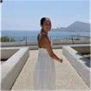 Profesora trabajadora capaz de impartir distintas materias, desde Inglés hasta Matemáticas. 