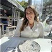 Prefesora y estudiante de biología en el ámbito de ciencias de la salud