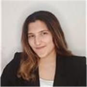 Llevo 4 años formándome en redes sociales, marketing digital e IA. También tengo el Grado de Bioquímica.