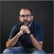 Profesor de Marketing Digital, con experiencia en empresas y clases universitarias. 
