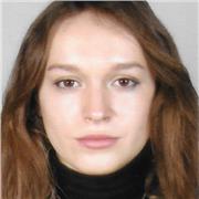 Étudiante en Sciences politiques, avec une spécialisation en histoire, français, SES, HGGSP et Anglais.