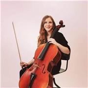Insegnante diplomata al conservatorio offre lezioni private a domicilio di violoncello e teoria musicale. Zona Torino centro