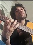 Diplomato al conservatorio e laureato in musicologia impartisce lezioni di chitarra jazz