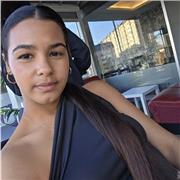 Tengo titulo de bachillerato y soy buena en los estudios.