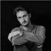 Professionista impartisce lezioni di Marketing, Produzione musicale, Armonia, Composizione, Pianoforte & Teoria della Musica