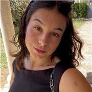 Joven estudiosa, muy amable y alegre. 
Acostumbrada a trabajar con niños y con estudios de Bachillerato y FP.