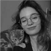 Étudiante et dynamique, je suis prête à vous aider.