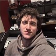Doppia laurea in Conservatorio a pieni voti, insegno Sound Design, Produzione di musica elettronica e Mix/Mastering audio 