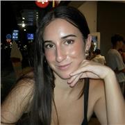 Profesora de piano y lenguaje musical con formación profesional y experiencia impartiendo clases