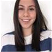 Profesora de inglés, matemática y psicología que imparte clases a niños hasta los 10 años de edad
