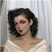 Profesora de apoyo a todas las materias en León. Especialidad en artes. 