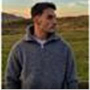 Me defino como una persona responsable, joven y con buen tacto con los alumnos