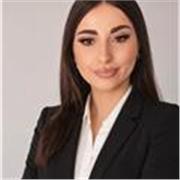 Hola! Soy yassmine, graduada en Economía y llevo años utilizando el inglés tanto en el ámbito académico como en mi día a día