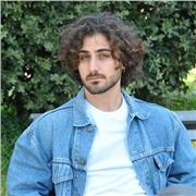 Offro lezioni private a bambini delle elementari e ragazzi delle medie, adattandole e personalizzandole in base alle loro esigenze