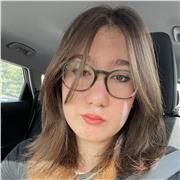 Offro lezioni a bambini delle scuole elementari e medie, aiutandoli nello studio e nello svolgimento dei compiti