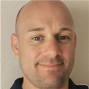 Profesor nativo de inglés. Llevo más de 10 años aquí en Vigo enseñando inglés como hay que enseñarlo, de forma divertida