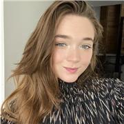 Estudiante de relaciones internacionales de cuarto año, estudio la carrera en ingles y estoy acostumbrada a conocer a extranjeros.