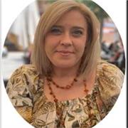 Profesora con más de 20 años de experiencia imparte clases de lengua, latín, historia, filosofía y francés gramatical. Compromiso absoluto con los objetivos a conseguir