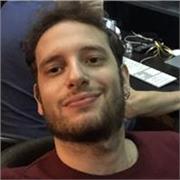 Chitarrista professionista con esperienza decennale impartisce lezioni private a casa o via webcam. Prima lezione gratuita!