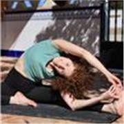 Clases de Hatha yoga y trabajo de suelo pélvico femenino. Mujer, toma las riendas de tu salud